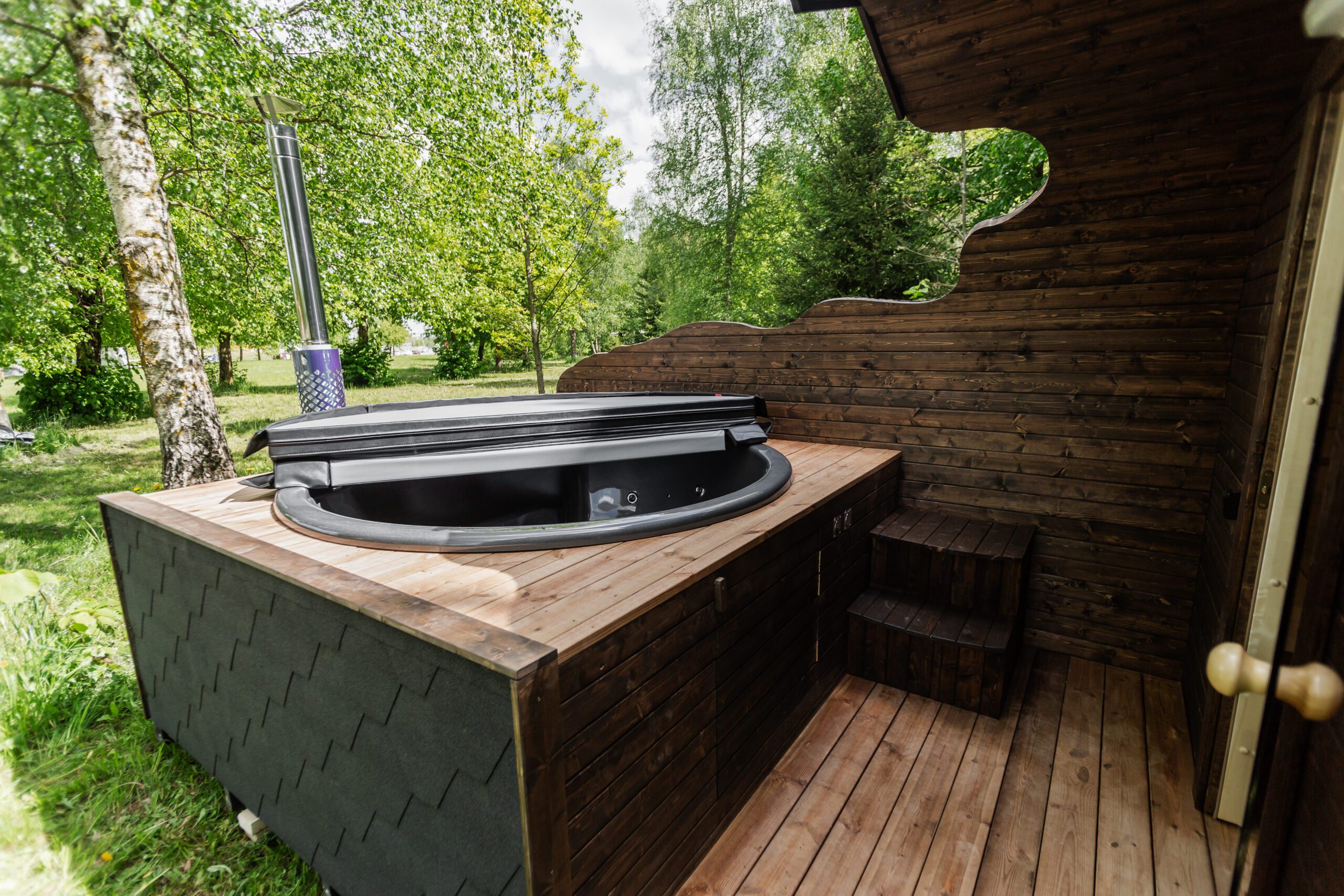 2in1 IGLU + hot tub - Image 3